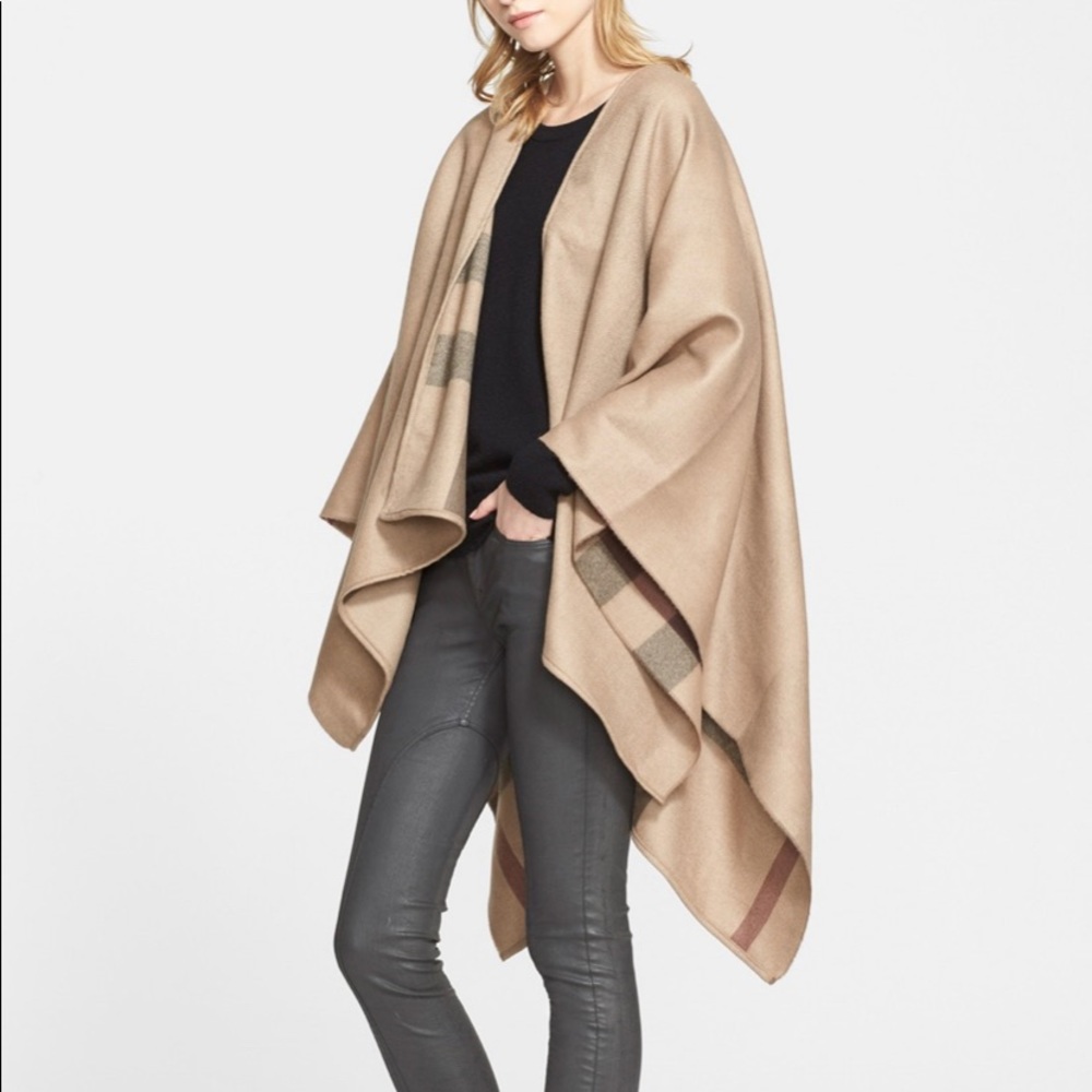 🍂Burberry Charolette Reversible Wool Cape🍂
